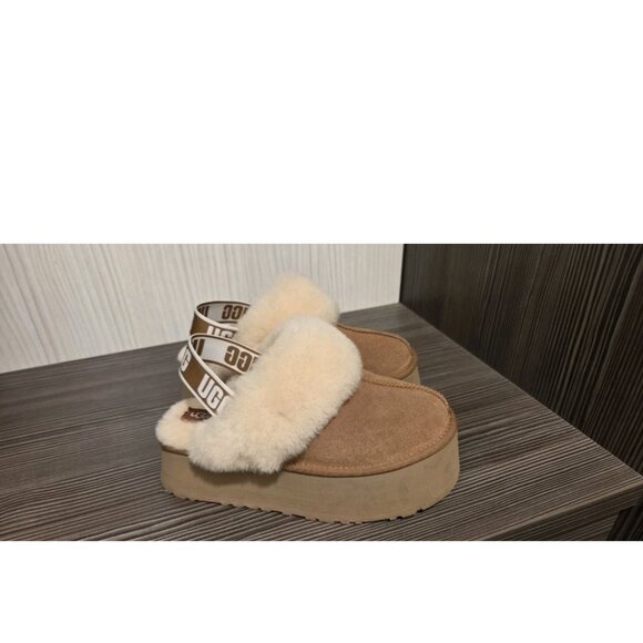 UGG  Funkette Chestnut  Woman's Slippers Size 8 - Picture 1 of 5
